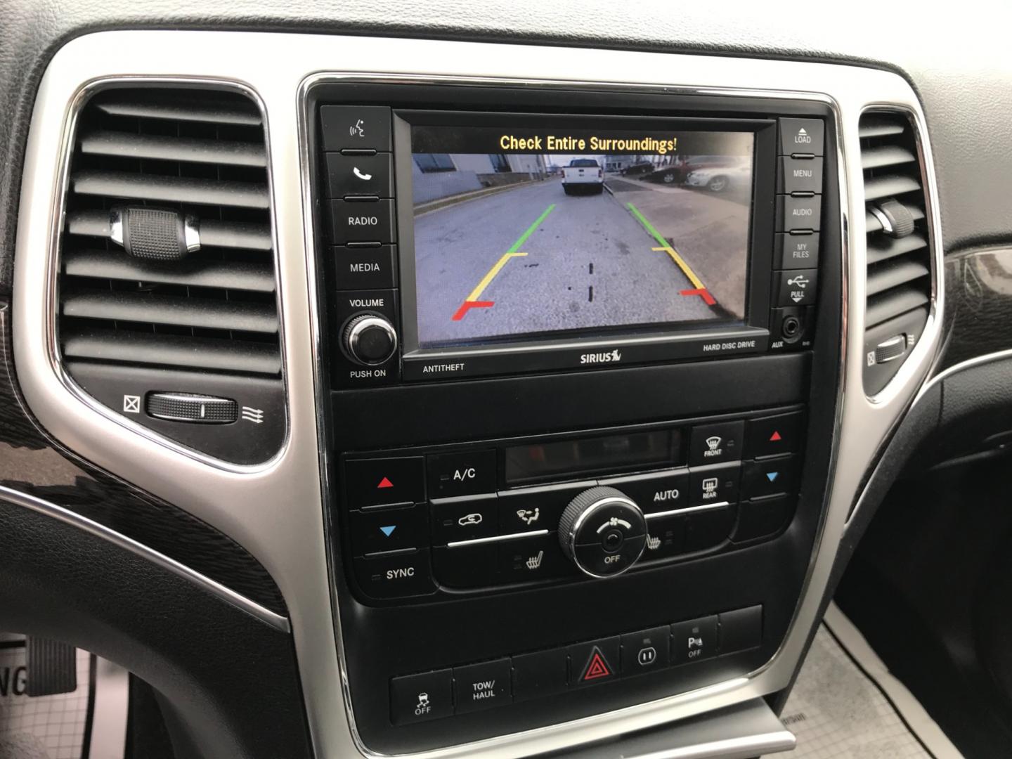 2011 Silver /Black Jeep Grand Cherokee Laredo (1J4RR4GTXBC) with an 5.7 Liter HEMI engine, Automatic transmission, located at 577 Chester Pike, Prospect Park, PA, 19076, (610) 237-1015, 39.886154, -75.302338 - Photo#16